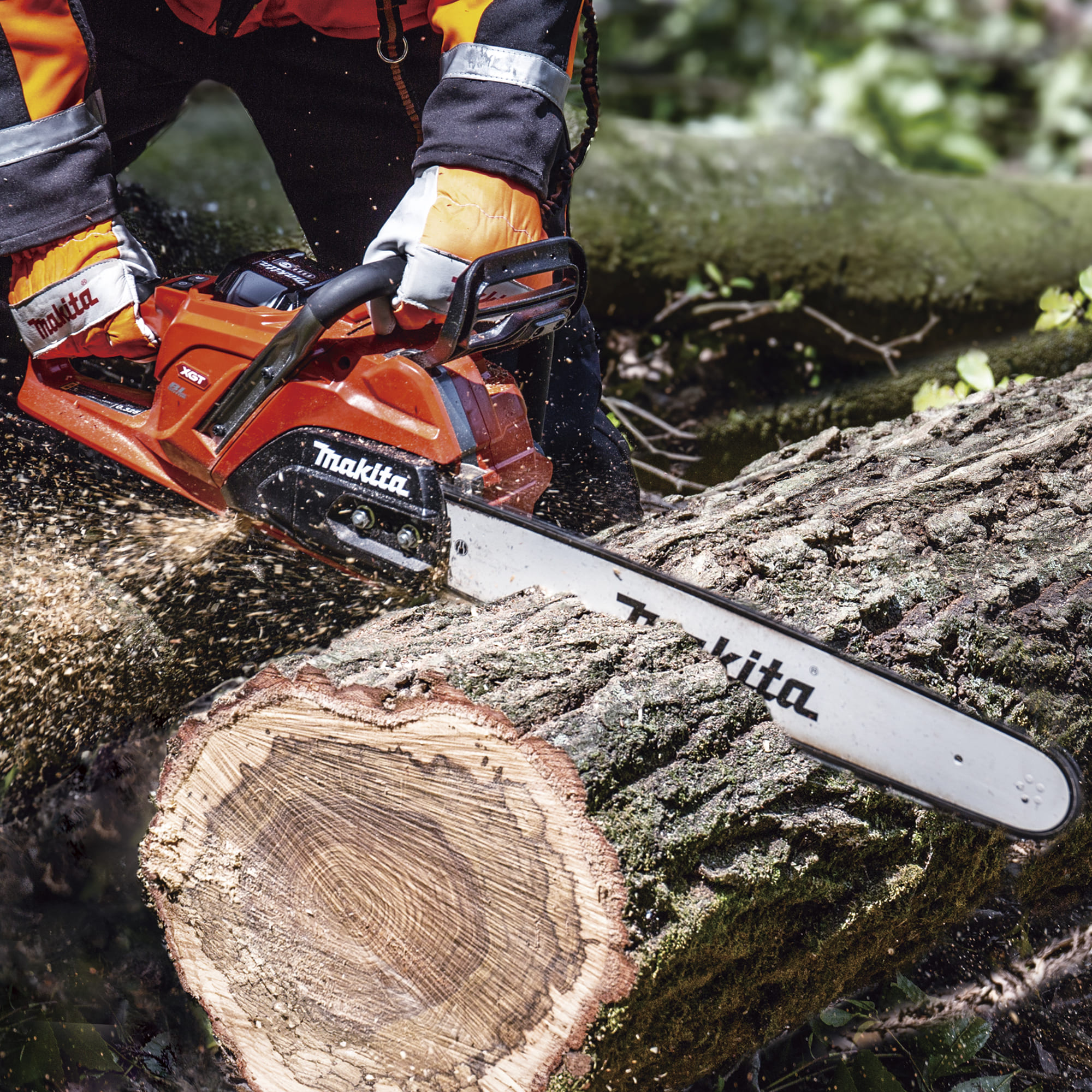 充電式チェンソー